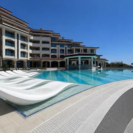 アパートホテル Solemare Luxury 2 Bedroom 4*