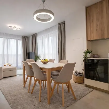 アパートホテル Solemare Luxury 2 Bedroom 4*