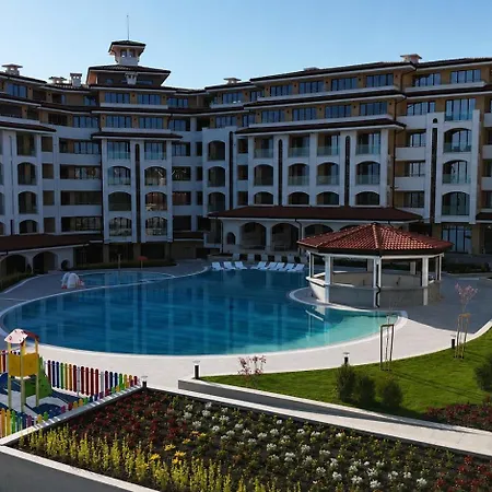 Solemare Luxury 2 Bedroom アパートホテル アヘロイ